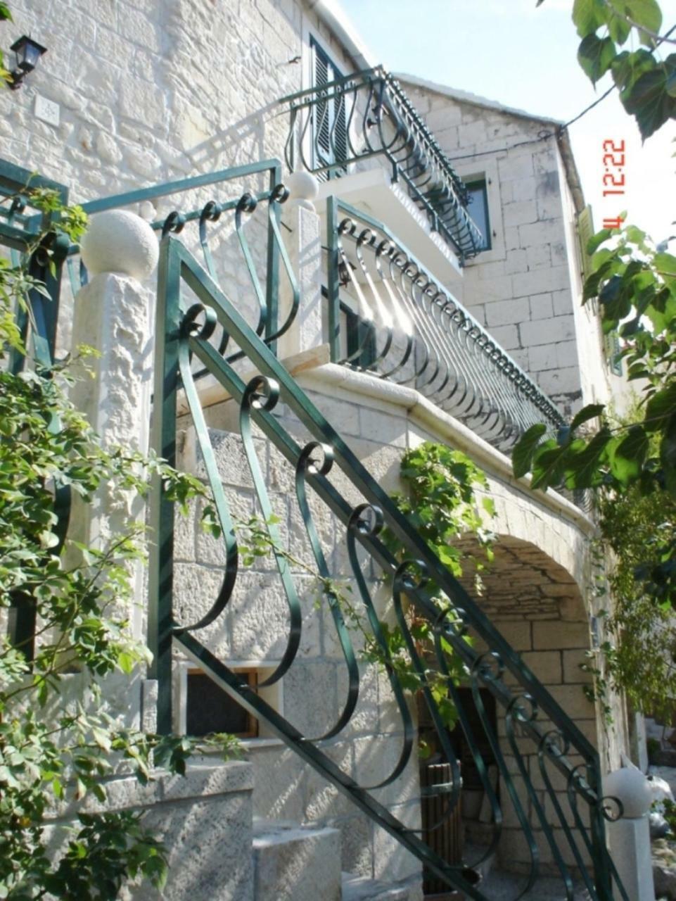 Villa Nikola Brela Exterior photo